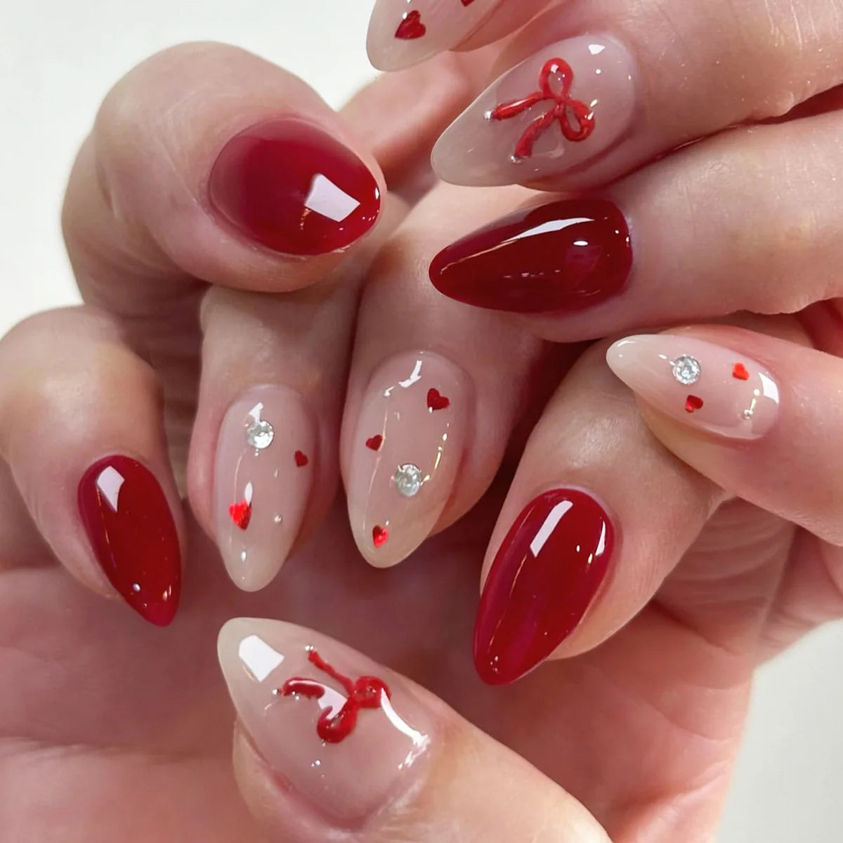 24pcs Fake Nails Crystal-Clear Smile Cat-Eye Rhinestone and Bow Designs High-Quality Press-On Nails Perfect as Gifts for Girls