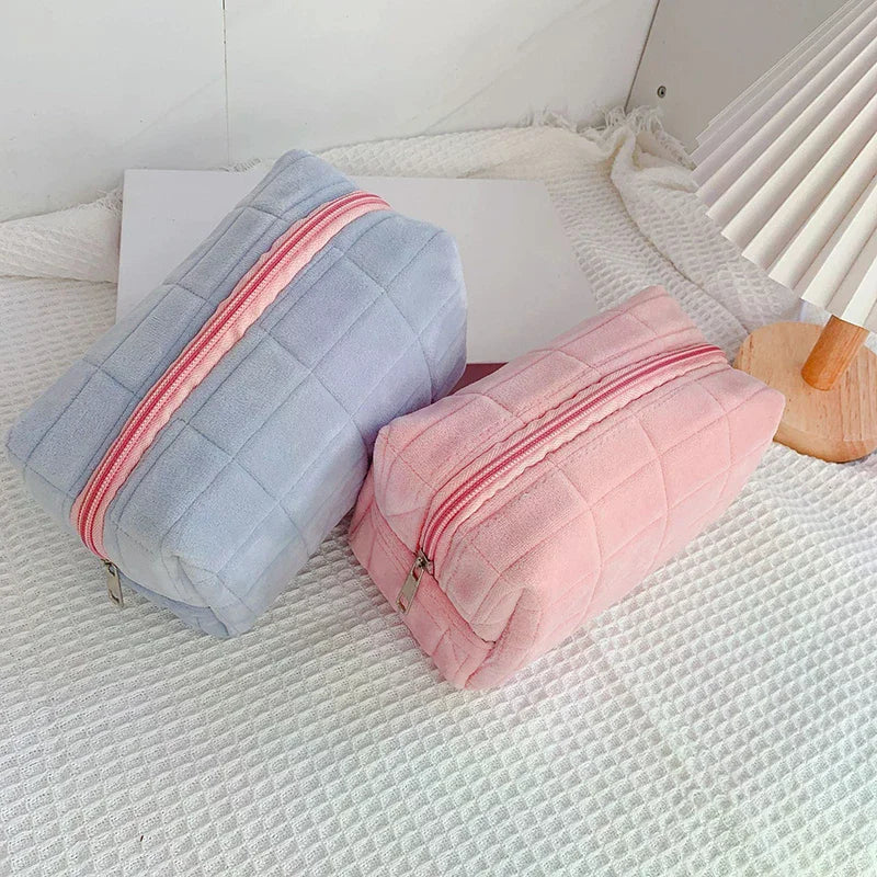 Cute Fur Makeup Bag For Women Zipper Large Solid Color Cosmetic Bag Travel Make Up Toiletry Bag Washing Pouch Plush Pen Pouch