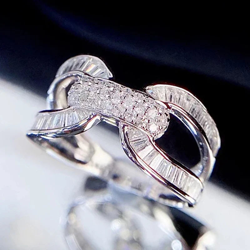 Huitan Creative Design Wedding Rings for Women Modern Fashion New Finger Accessories Engagement Party Temperament Female Jewelry