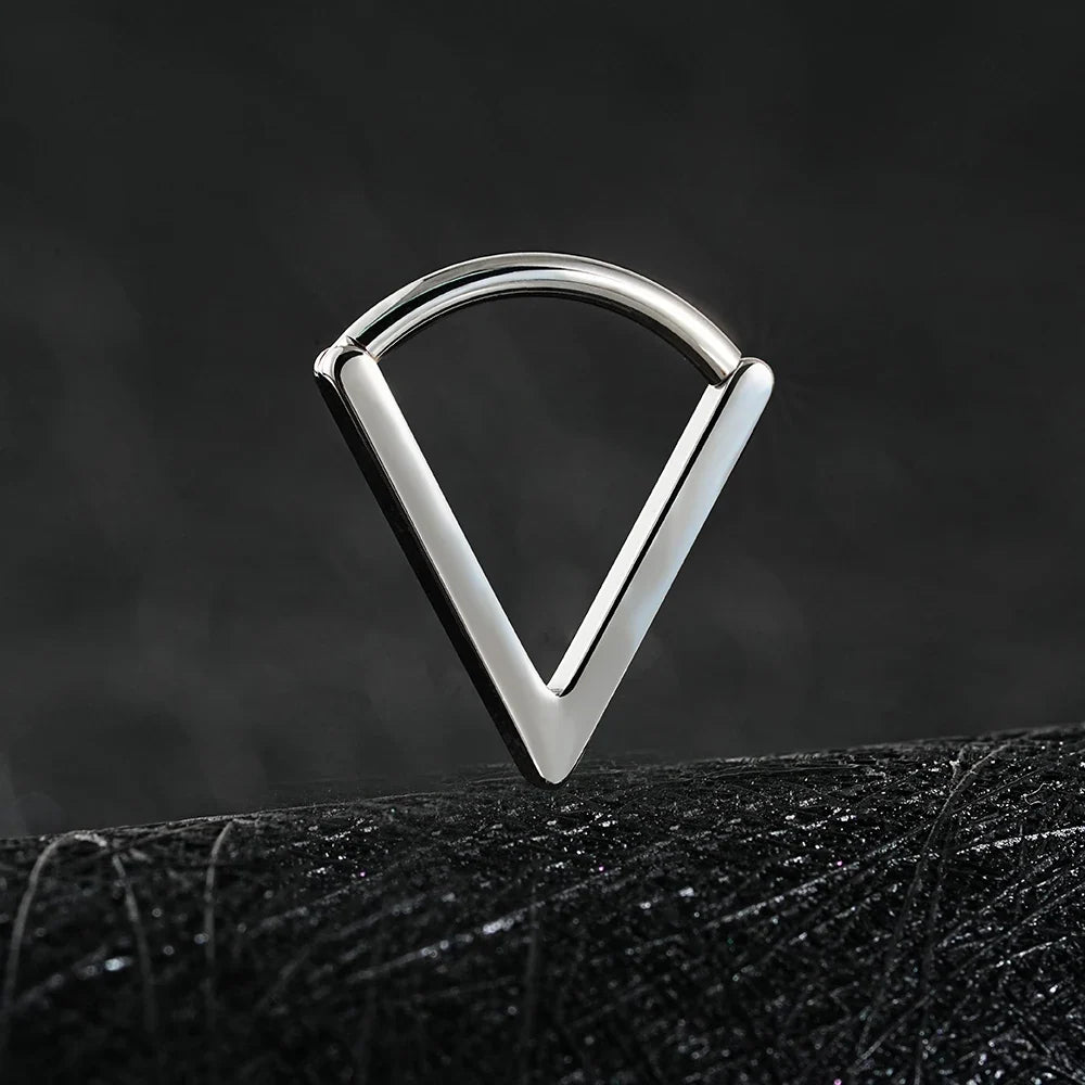 Right Grand ASTM F136 Titanium Triangle Huggie Hoop Earring 16G Simple Geometric V-Shaped Septum Nose Clicker Ring